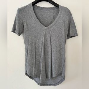 Lululemon Love T-shirt in light grey, size small